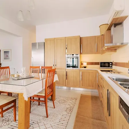 Holiday home Alonia View House *